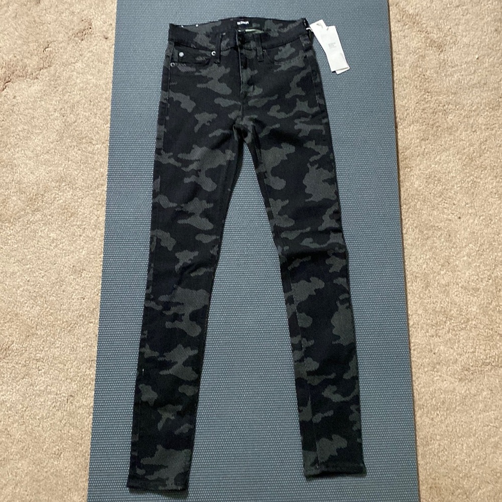NWT Hudson Jeans Size 24 Skinny Leg Cut Mid Rise Waist Black Camo Print Denim - Picture 1 of 7